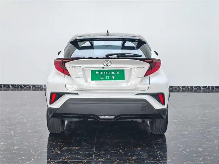 Toyota C-HR - фото 5