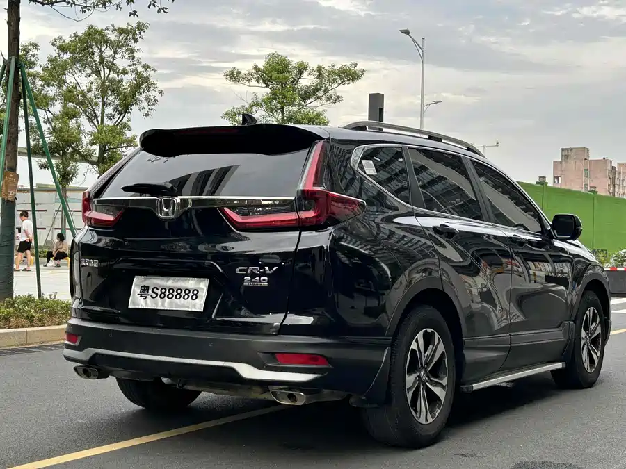 Honda CR-V - фото 8