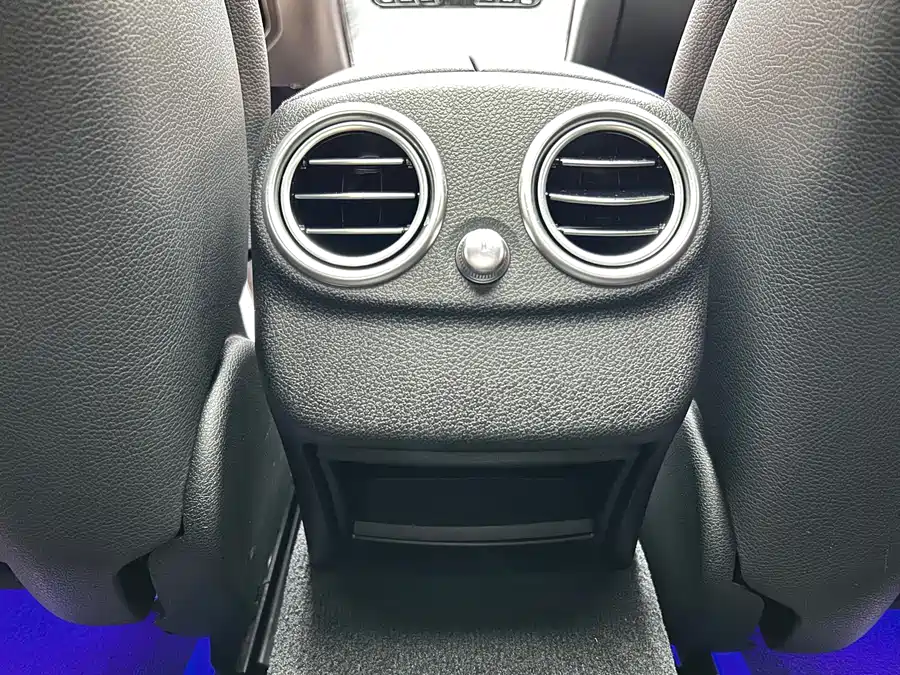 Mercedes C-Class - фото 17