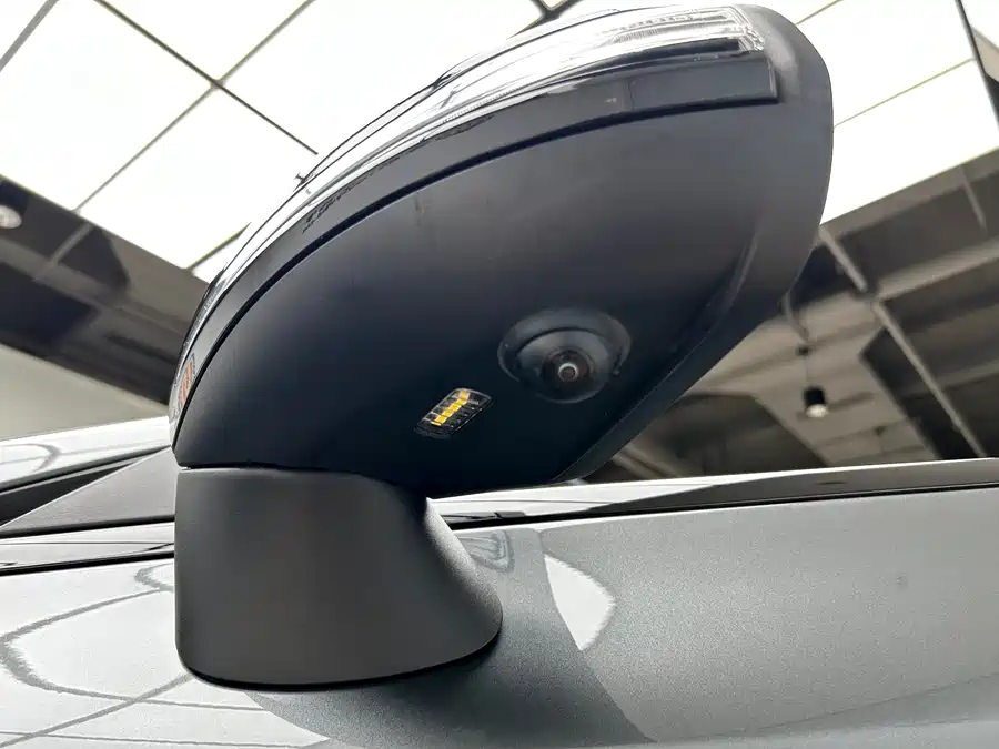 Mercedes C-Class - фото 24