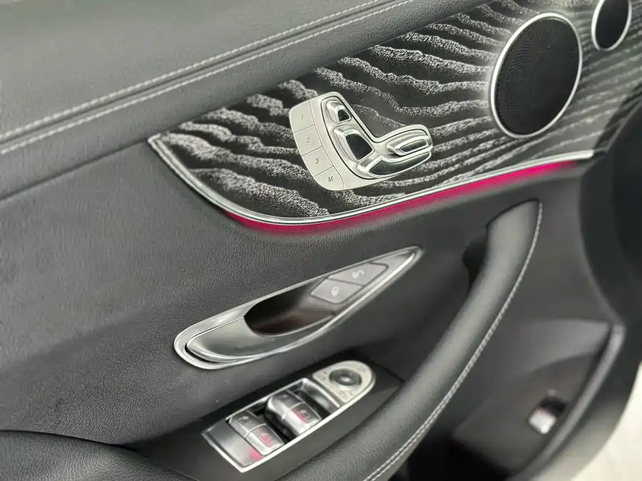 Mercedes E-Class - фото 12