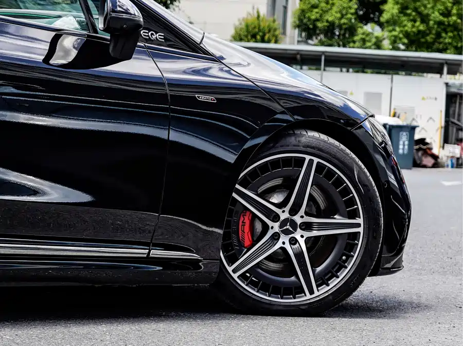 Mercedes EQE - фото 10