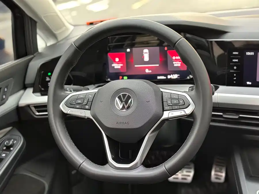 Volkswagen Golf - фото 16