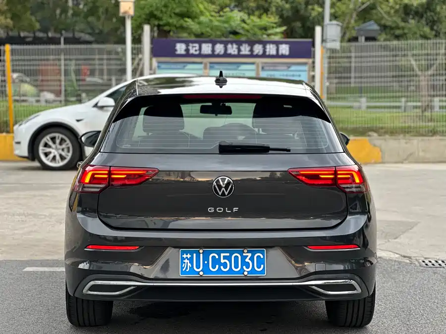 Volkswagen Golf - фото 5